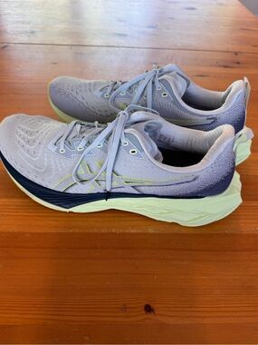 ASICS Novablast 4 in the Cool Grey/Blue Expanse